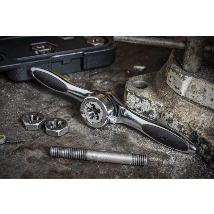 Image of 114 Pc. SAE/Metric Ratcheting Tap and Die Set - GW